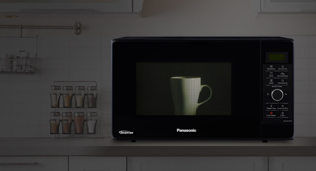 Почему микроволновка искрит